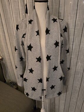 Verve Ami Gray Cardigan with Black Star Motif
